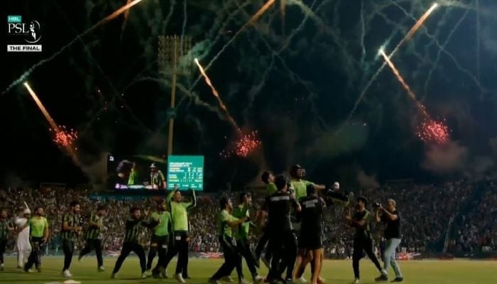 بھارت کی سازشیں ناکام، سپرلیگ کا رنگارنگ تقریب میں اختتام، سیکورٹی فورسز کو خراج تحسین پیش کیا گیا