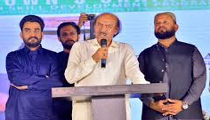 کورنگی ٹاؤن، 600 نوجوانوں میں فری آئی ٹی کورسز کی تکمیل پر اسناد تقسیم