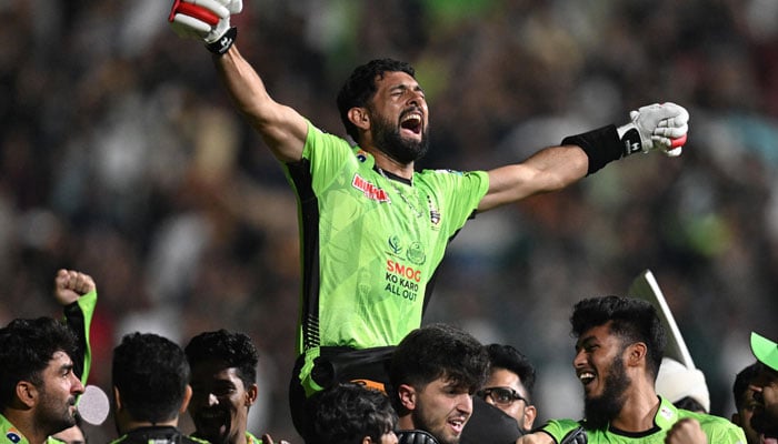 ائیر فورس میں پائلٹ بننے کی خواہش، سکندر رضا کرکٹر بن گئے