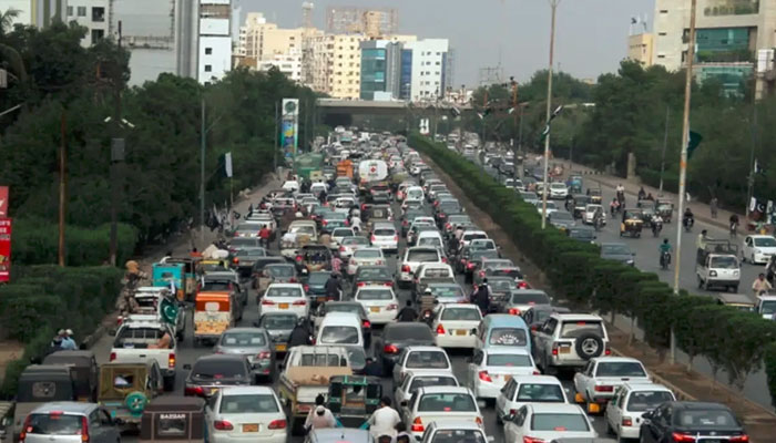 مختلف علاقوں میں احتجاج، ٹریفک جام ہونے سے شہریوں کو مشکلات