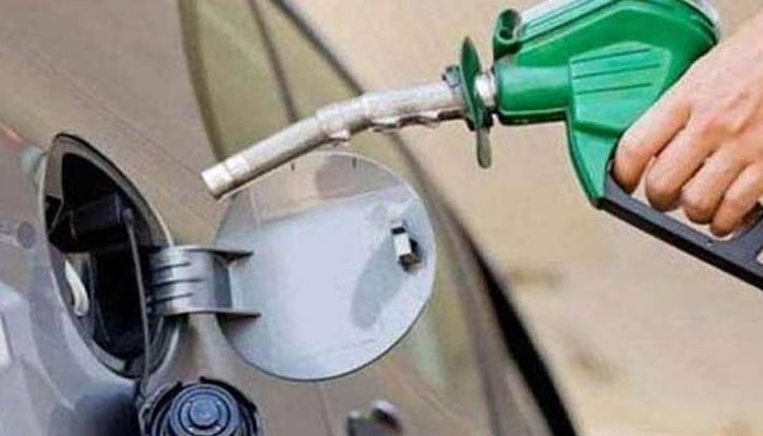 پٹرولیم مصنوعات کی قیمتوں میں معمولی ردو بدل کا امکان