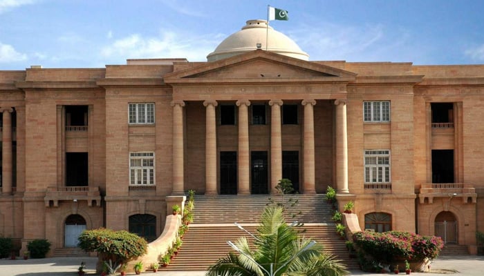 ہائیکورٹ، کے ایم سی میں کنٹریکٹ پر بھرتی 40 اساتذہ کو مستقل کرنے کا حکم