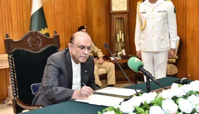 صدر مملکت نے بچوں کی شادی کی ممانعت کے بل پر دستخط کردیئے