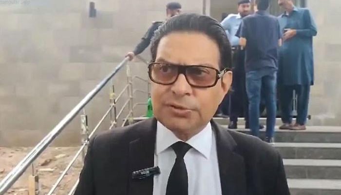 اسٹیبلشمنٹ کی حمایت سے حکومت میں آنے کا فائدہ نہیں، سلمان اکرم