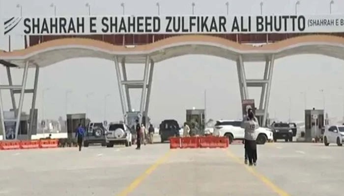 شاہراہ بھٹو کا شاہراہ فیصل سے قائدآباد انٹرچینج تک کا حصہ عید بعد کھولنے کا اعلان