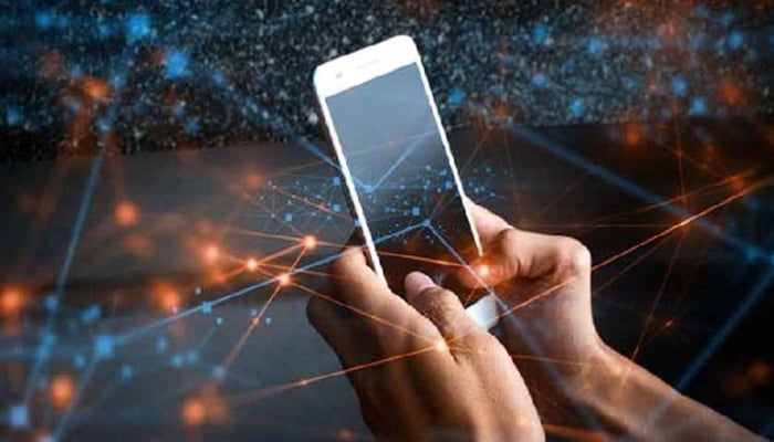 بچوں میں زیادہ موبائل فون کا استعمال، ماہرین نے خبردار کر دیا