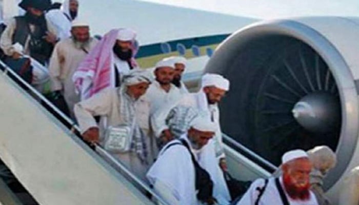 حاجیوں کی واپسی شروع، کراچی میں پہلی پرواز آج پہنچے گی
