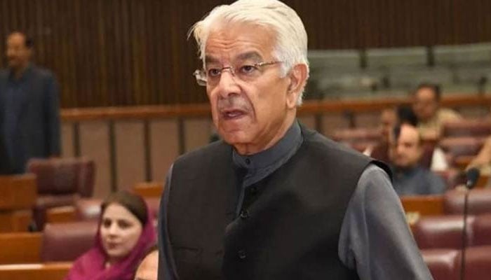 اسپیکر و چیئرمین سینیٹ کی تنخواہ، مراعات میں اضافہ مالی فحاشی کے زمرے میں آتا ہے، خواجہ آصف