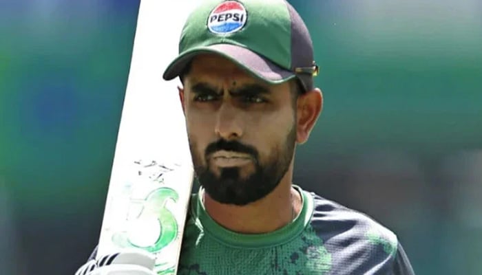 بابر کا بگ بیش سے معاہدہ، اسٹیو اسمتھ سڈنی سکسر میں شامل