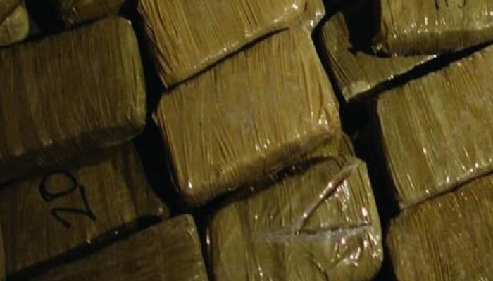 بلوچ آباد، منشیات فروش خاتون گرفتار، اعلیٰ کوالٹی کی چرس اور فروختگی رقم برآمد
