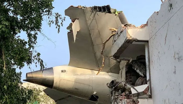 بھارت میں طیارہ حادثہ، ہلاکتوں کی تعداد 279 ہوگئی