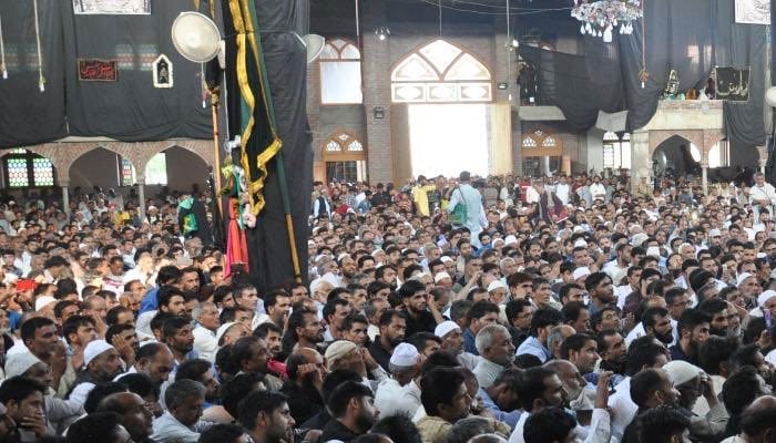 نذر فاطمہ کے ایصال ثواب کیلئے مجلس عزاء