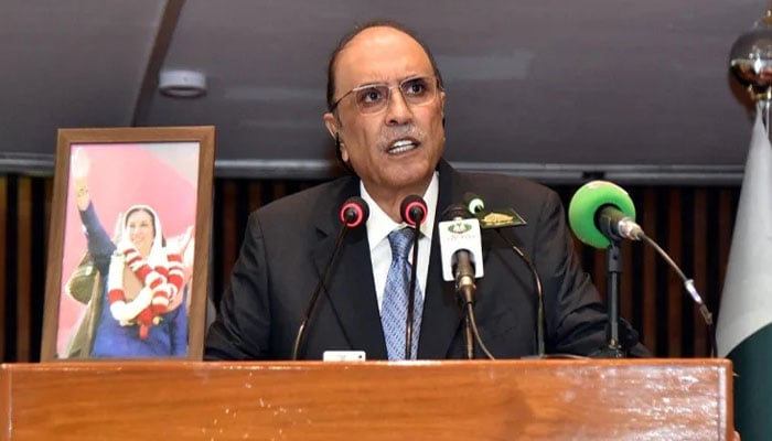 بینظیر ہنرمند پروگرام کے تحت کمپیوٹر، جدید تعلیم اور ہنر سکھائے جائینگے، زرداری