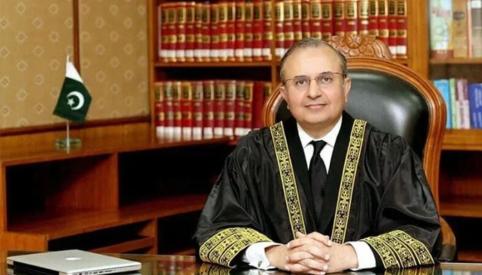 جسٹس منصور نے آئینی بنچ کی مدت میں  توسیع کی مخالف کردی، جوڈیشل کمیشن کو خط