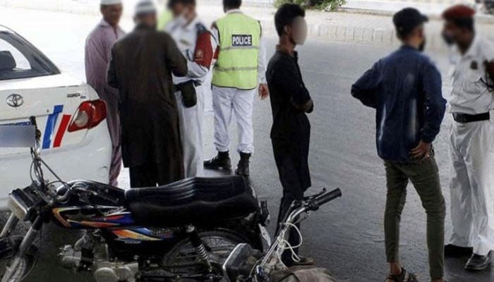 ٹریفک قوانین کی خلاف ورزی، 9 ہزار سے زائد گاڑیاں اور موٹرسائیکلیں ضبط