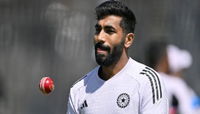 بمراہ انگلینڈ میں تین ٹیسٹ ہی کھیلیں گے، کوچ فیصلے پر قائم