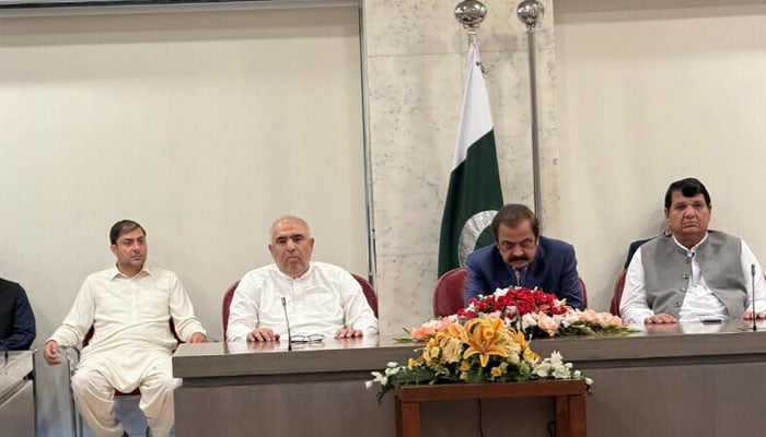 حکومت اور اپوزیشن کے بجٹ سمیت دیگر حل طلب معاملات پر مشاورتی مذاکرات