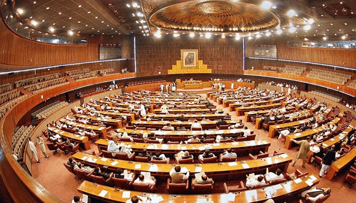 قومی اسمبلی میں ریگولر اور ضمنی گرانٹس کی منظوری، اپوزیشن کا ہنگامہ، شور شرابہ