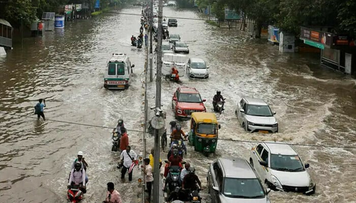 کراچی، پنجاب اور خیبرپختونخوا میں بارشوں سے تباہی، 40 افراد جاں بحق