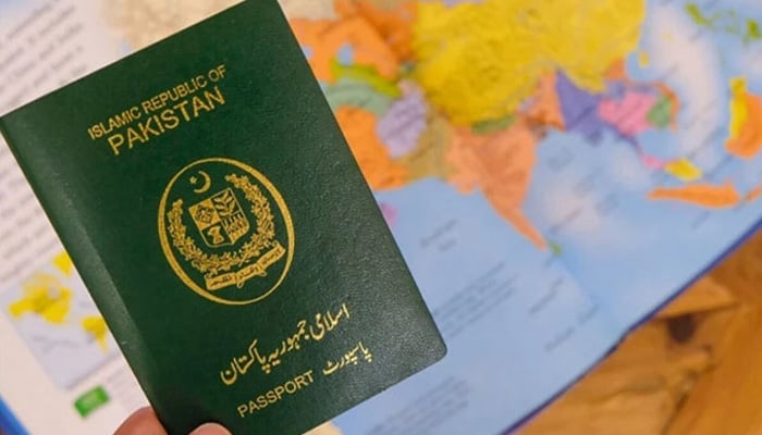 پاکستانی پاسپورٹ ٹاپ 100 رینکنگ میں شامل