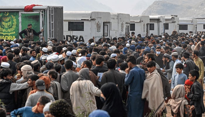 افغان مہاجرین کے قیام میں 3 سے 6 ماہ کی توسیع پر غور