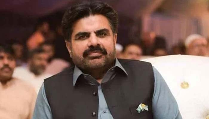 سرکاری ملازمین کی تنخواہیں دیگر صوبوں کے مقابلے میں کم ہوئیں تو فرق دور کیا جائے گا، ناصر شاہ کی یقین دہانی