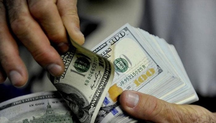 ڈالر کی قیمت میں ایک پیسے اضافہ