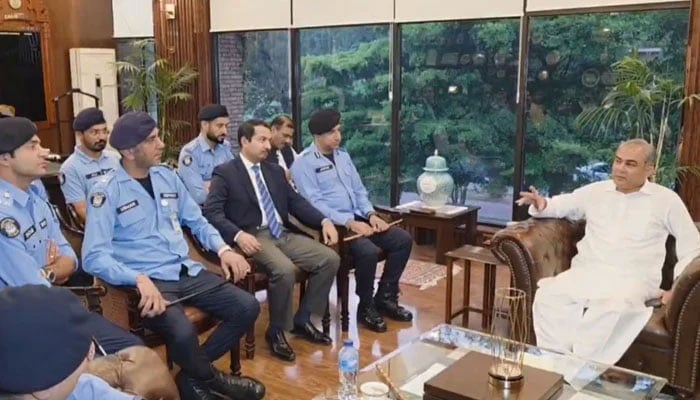 ویلڈن اسلام آباد پولیس آپ کی کارکردگی پر فخر ہے، وزیر داخلہ