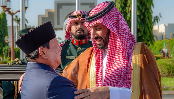انڈونیشیا کے صدر پرابو سوبیانتو سعوری عرب کے دورے پر جدہ پہنچ گئے
