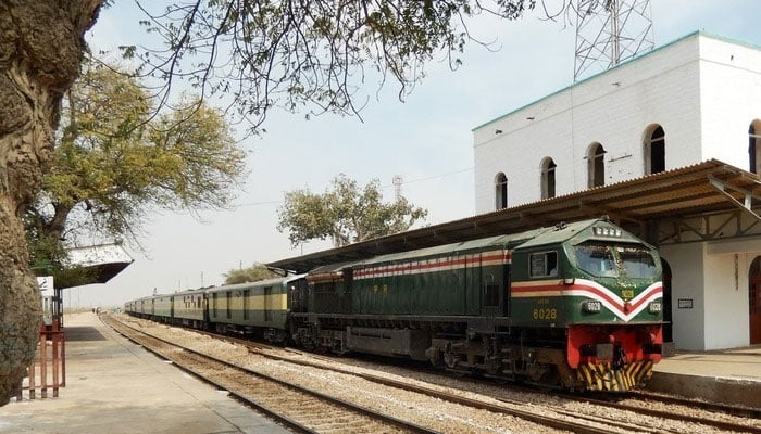 21 ویں صدی میں بھی کوئٹہ تفتان ریلوے ٹریک سفر کے قابل نہیں