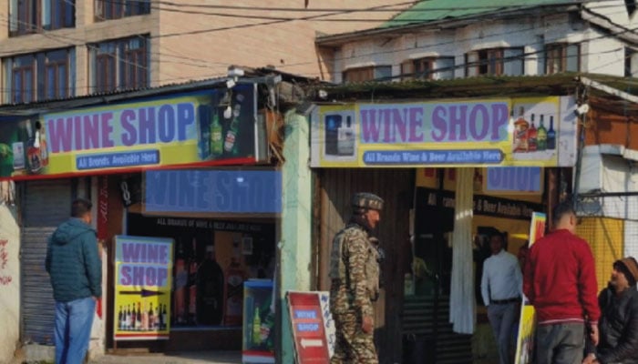 مقبوضہ کشمیر میں شراب کی دکانیں کھولنے کیخلاف 3 روزہ ہڑتال کا اعلان