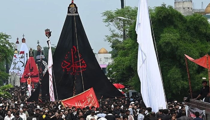 یوم عاشور انتہائی عقیدت و احترام کیساتھ منایا گیا، سخت سیکیورٹی انتظامات