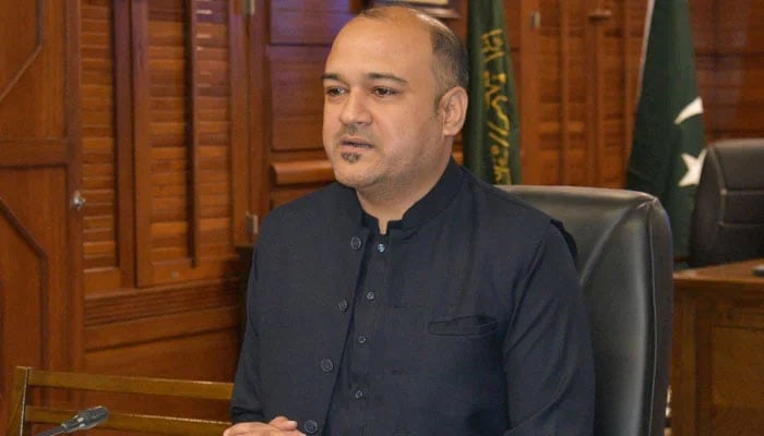 نیپا و صفورہ ہائیڈرنٹ پر چھاپہ ڈرامہ، علی خورشیدی
