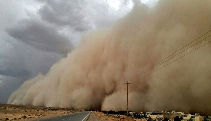 موسمی تبدیلیوں کے باعث ریت اور گرد کے طوفان