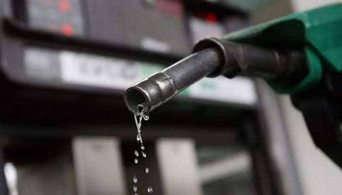 پیٹرول کی قیمت میں 5.36 ، ڈیزل میں 11.37 روپے کا بڑا اضافہ