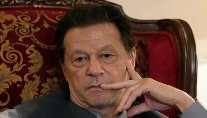 کے پی، عوامی مسائل پر توجہ کی بجائے زور عمران کی رہائی پر ہے، تجزیہ کار