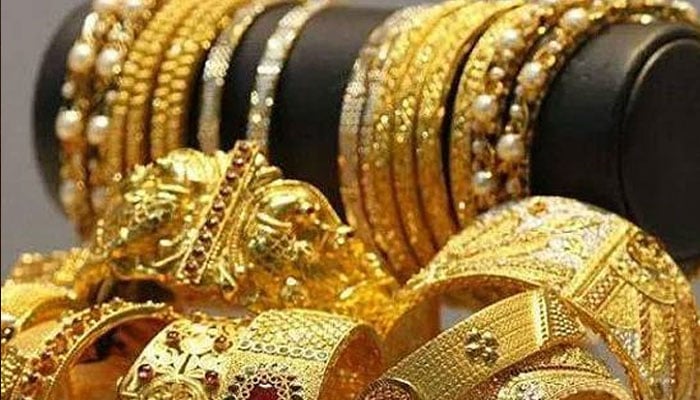 گولڈ مارکیٹ: سونے کی قیمت میں 900 روپے فی تولہ کمی