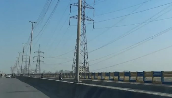 جام صادق پل کے دونوں ٹریک آج بند