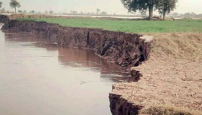 ممکنہ سیلابی صورتحال، دریائے سندھ کے پشتوں پر حفاظتی انتظامات تیز