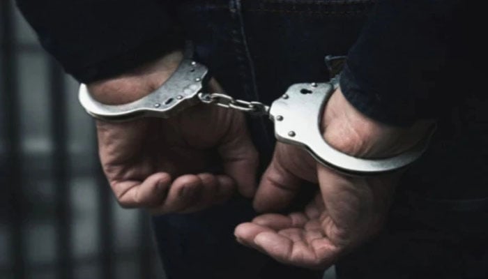 مبینہ مقابلوں میں لیاری گینگ وار کے 3 کارندے گرفتار، پولیس اہلکار زخمی