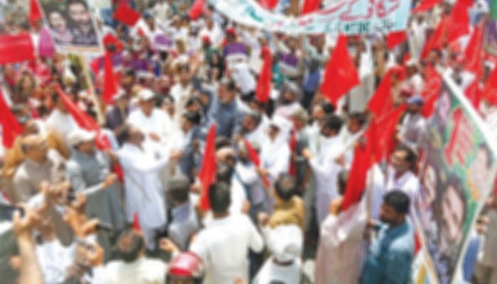 نیشنل ٹریڈ یونین فیڈریشن کے زیر اہتمام احتجاجی ریلی نکالی گئی