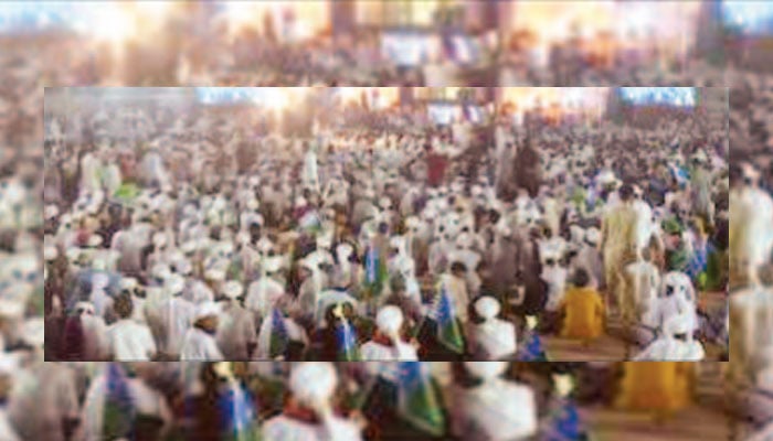 دعوت اسلامی کے تحت نشتر پارک میں استقبال ربیع الاول کے سلسلے میں اجتماع