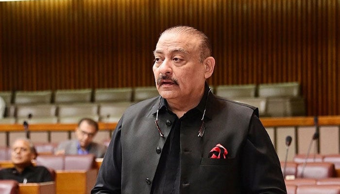 قومی اسمبلی، عبدالقادر پٹیل اپوزیشن لیڈر کی خالی کرسی پر بیٹھ گئے