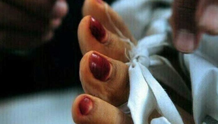 ملیر کھوکھراپار، گھر سے خاتون کی پھندا لگی لاش ملی