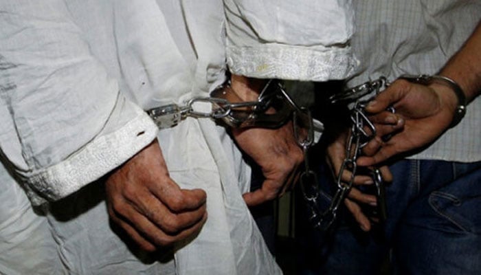 حساس اداروں کے لطیف آباد‘ سٹی ایریا میں چھاپے‘ ایم کیوایم لندن کے 500 سے زائد کارکن گرفتار، نامعلوم مقام پر منتقل