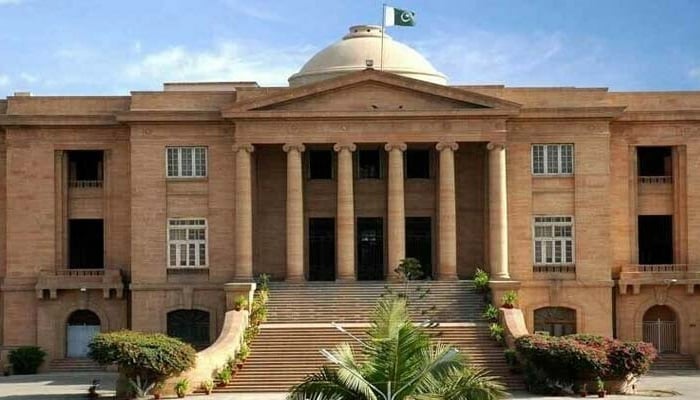 جونئیر ٹیچرز کی او پی ایس پر ہیڈ ماسٹر کی تقرری کے خلاف حکومت سندھ کو نوٹس جاری