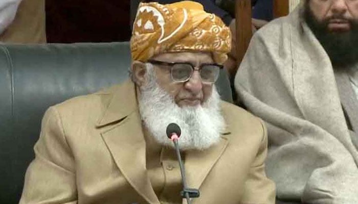 KP میں سرکاری فنڈز کا 10 فیصد مسلح گروہوں کو ادا کیا جارہا ہے، فضل الرحمان