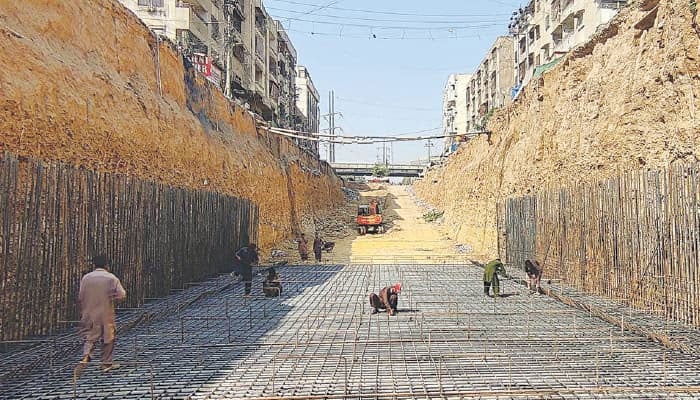 کریم آباد انڈر پاس 30 ستمبر کو نہیں کھولا جا سکے گا