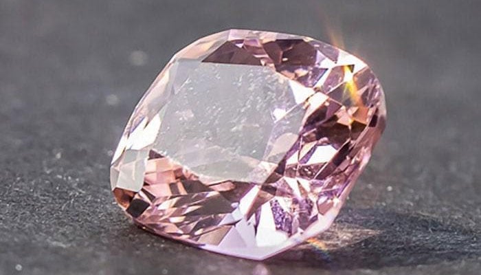 دبئی میں ڈھائی کروڑ ڈالرکے نایاب ہیرے کی چوری ناکام
