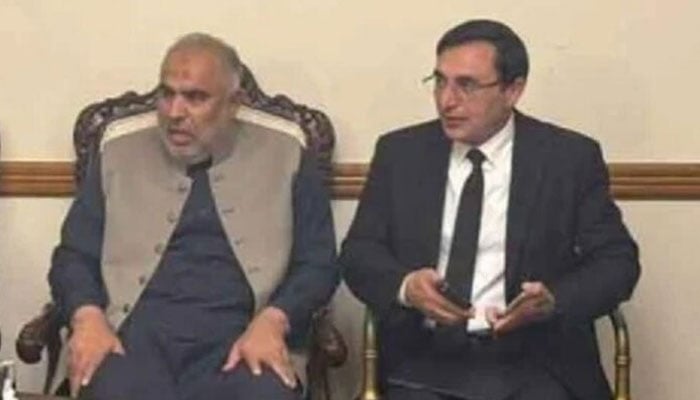 پی ٹی آئی چیئرمین کا تعلق صوابی سے وہ علاقے پر خصوصی توجہ دیں، تجزیہ کار